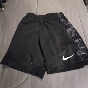 Boys Nike shorts size 7
